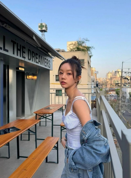 Lee Hyeri da mộc đẹp mịn gây sốt