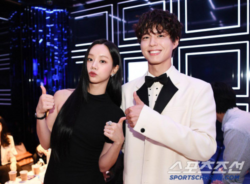 Hyeri và Park Bo Gum tại lễ trao giải