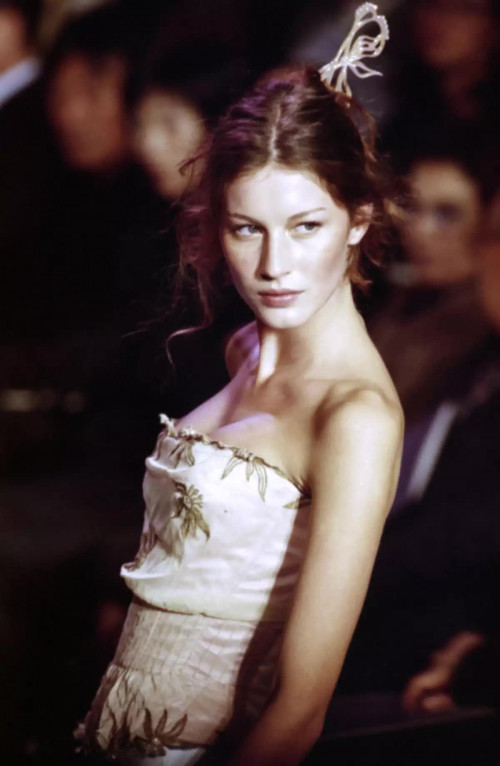Gisele Bündchen – Huyền thoại siêu mẫu