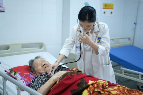 Sức khỏe của cụ bà đã bình phục tốt.
