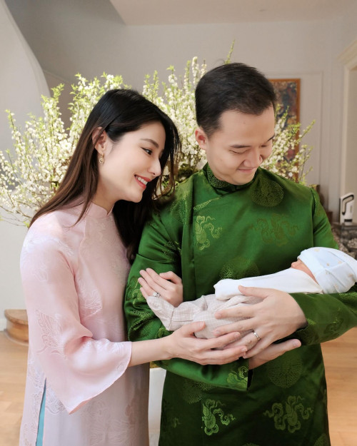 Diễm My bên con trai