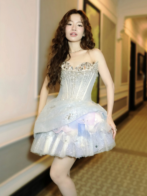 Lâm Bảo Ngọc tại Em Xinh Say Hi