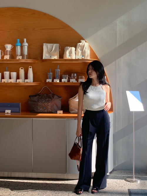 Quần âu có đường ly giữa