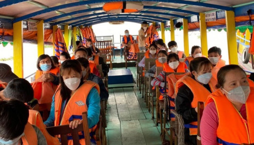 Áo phao trên thuyền: Không phải lúc nào mặc cũng là an toàn, một khu vực được khuyến "chỉ cầm trên tay"- Ảnh 1.
