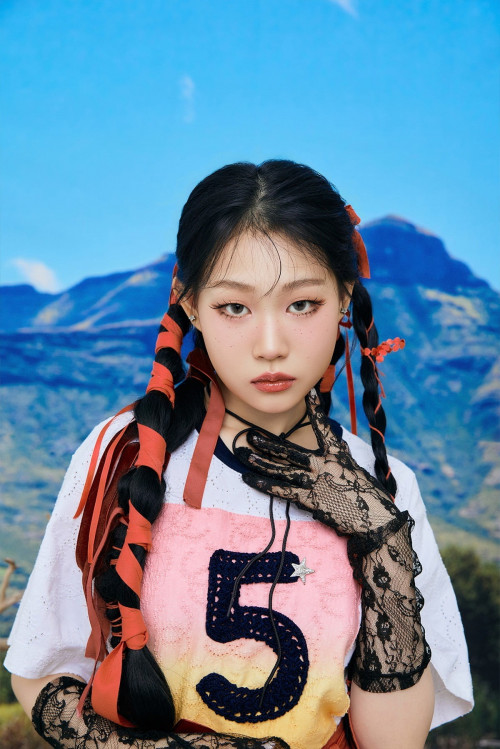 NINA - con gái Tiểu Thầm Dưỡng debut tại Hàn Quốc