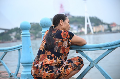 Người dân vẫn đang mong chờ tin tức về các nạn nhân.