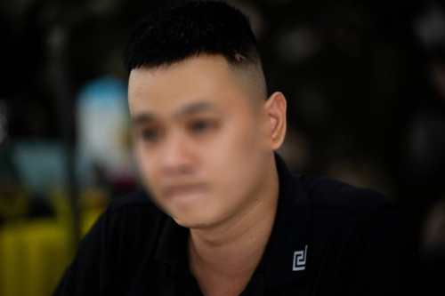 Anh trai nghẹn ngào tại lễ tiễn đưa em gái