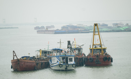 Tàu Vịnh Xanh sau khi được trục vớt