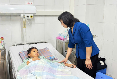 Quảng Ninh nhận đầu trể mộ côi vụ đắm tàu du lịch ở Hạ Long- Ảnh 2.