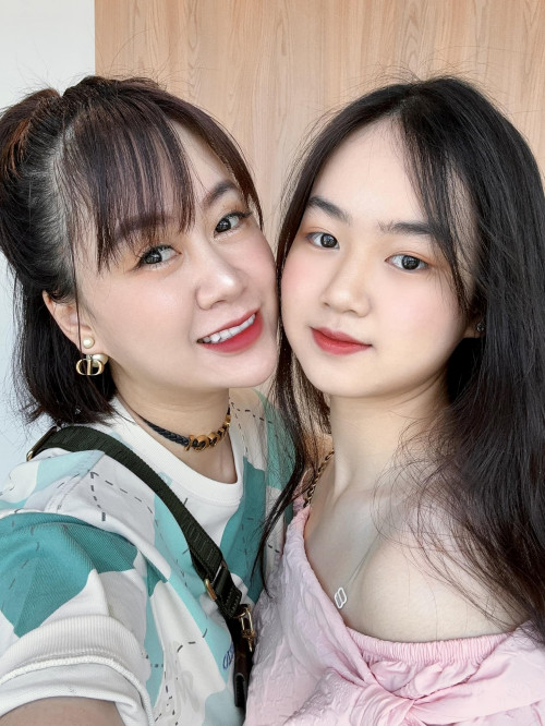 Hiền Mai và mẹ
