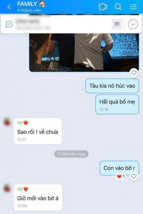 Khung cảnh biển động trong cơn bão.