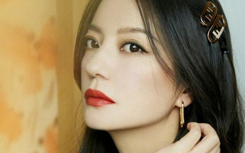 Triệu Vy - "Én nhỏ" quốc dân vụt tắt hào quang vì bị 'phong sát'- Ảnh 2.