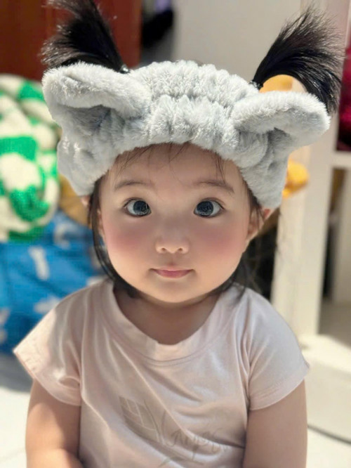 Lisa được cho là phiên bản nâng cấp của bố mẹ.