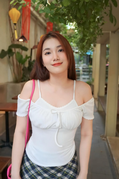 Emma Nhất Khanh trong showbiz