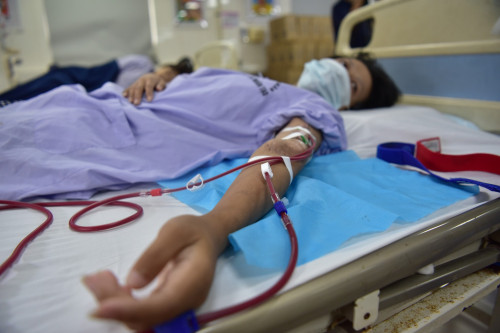 Mới 18 tuổi nhưng đã phải chạy thận 3 năm: 'Thủ phạm' là 1 thói quen tưởng tốt