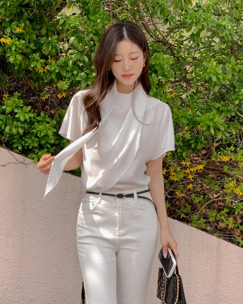 Quần jeans trắng
