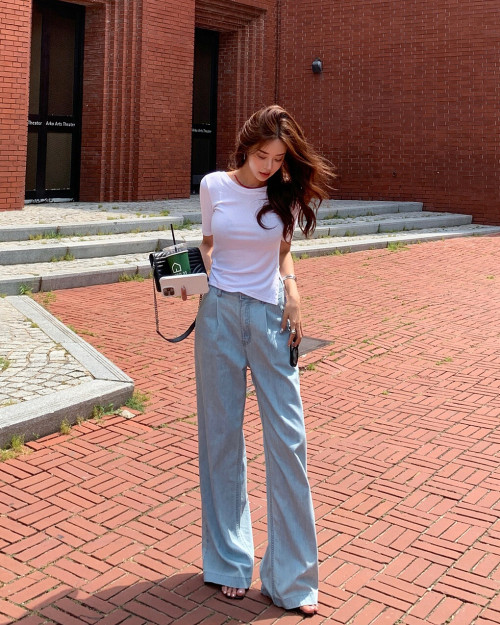 Quần jeans ống suông