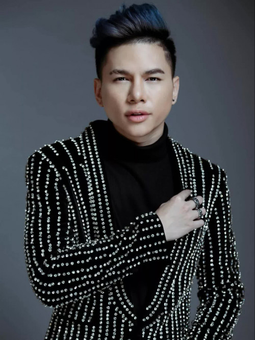Hoàng Tôn phẫu thuật