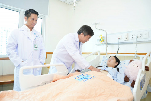 18 tuổi đã mắc ung thư dạ dày di căn xa: Lời cảnh báo từ bác sĩ BV Đại học Y Dược- Ảnh 1.