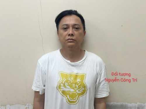 Hình ảnh hiện trường lúc NTK Công Trí bị bắt vì sử dụng ma túy - Ảnh 1.