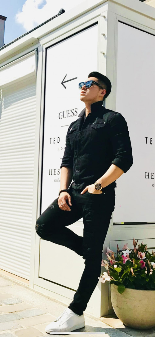 Nam diễn viên bận showbiz ra Hà Nội kết hôn với bạn gái hơn 15 tuổi, U40 kín tiếng, niệm Phật hàng ngày.