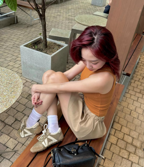Tóc Tiên cùng bạn bè