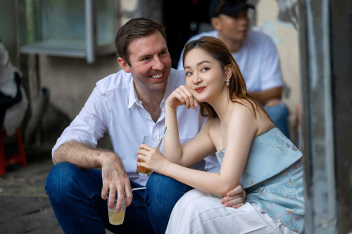 Diễn viên Lan Phương thông báo ly hôn với chồng Tây