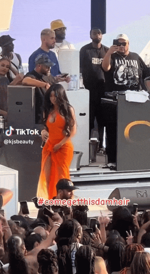 Cardi B tiếp tục bị kiện vì hành vi bạo lực