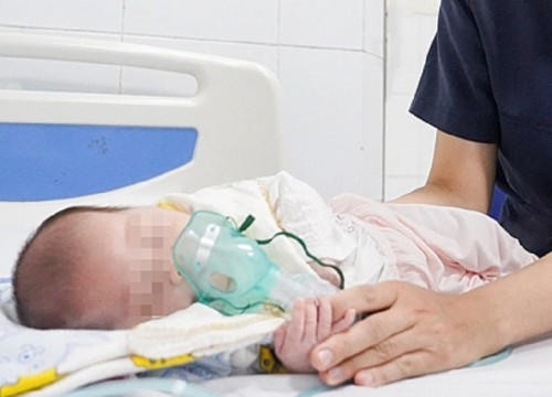 Trẻ sơ sinh phát ra tiếng gà gáy vì bệnh truyền nhiễm cấp tính