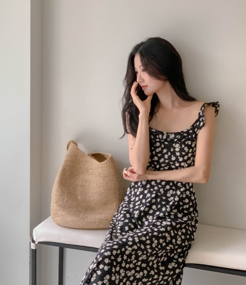 Váy họa tiết cho mùa thu.
