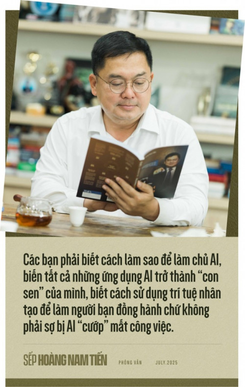 Ông Hoàng Nam Tiến