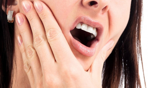 Hơn 80% dân số mắc căn bệnh viêm lợi, gây chảy máu và đau.