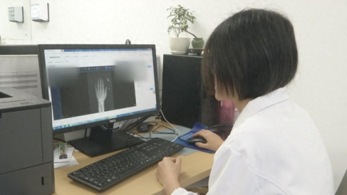 Bé gái 6 tuổi dậy thì sớm.