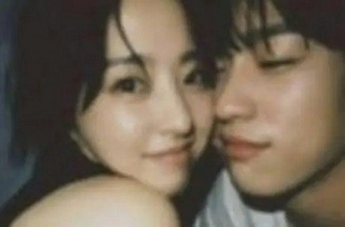 Khoảnh khắc thân mật của Park Bo Young và Park Jin Young
