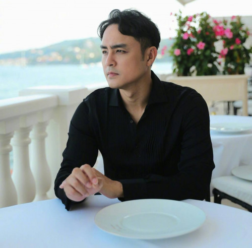 Minh Đạo tham gia livestream